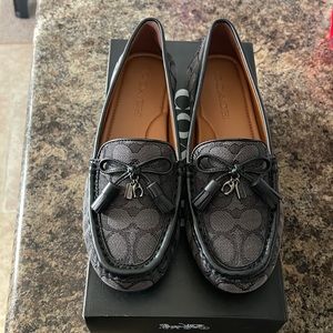 Women’s coach loafer size 6.5 b